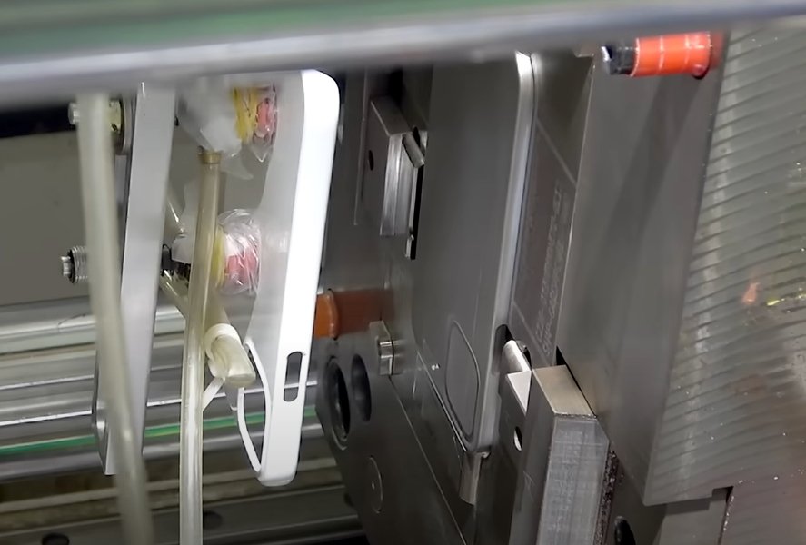 In-Mold Labeling Injection