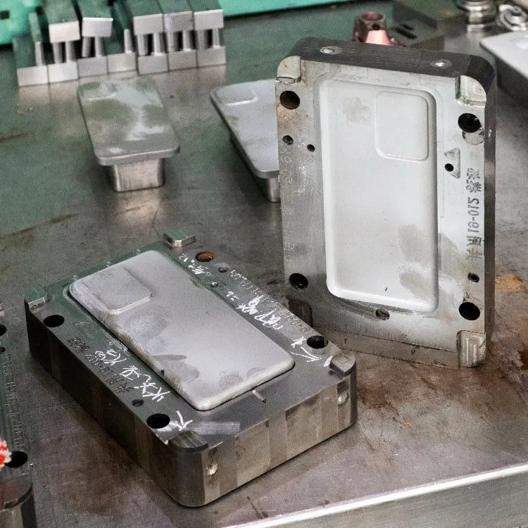 phone case mold